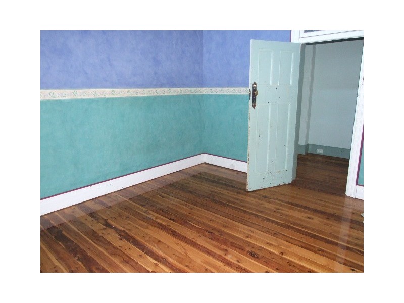 2 Gap Street, Parkes NSW 2870