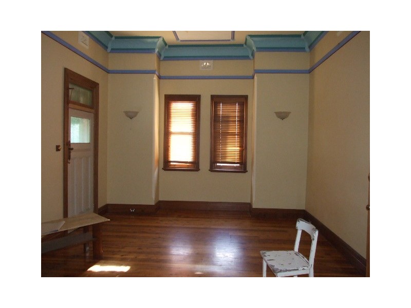 2 Gap Street, Parkes NSW 2870