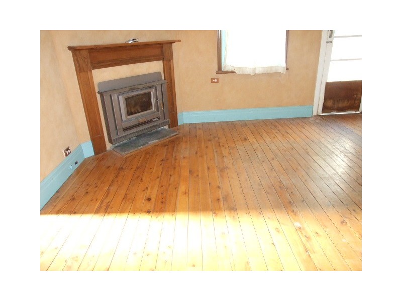 2 Gap Street, Parkes NSW 2870