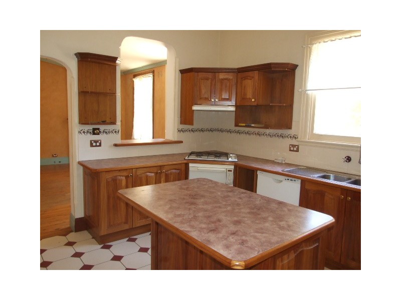 2 Gap Street, Parkes NSW 2870