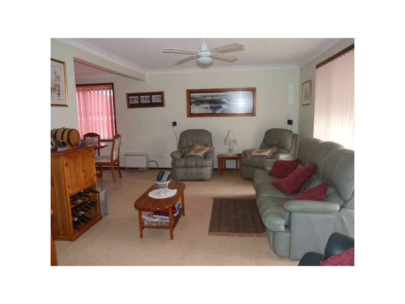 6 Bowditch Crescent, Parkes NSW 2870