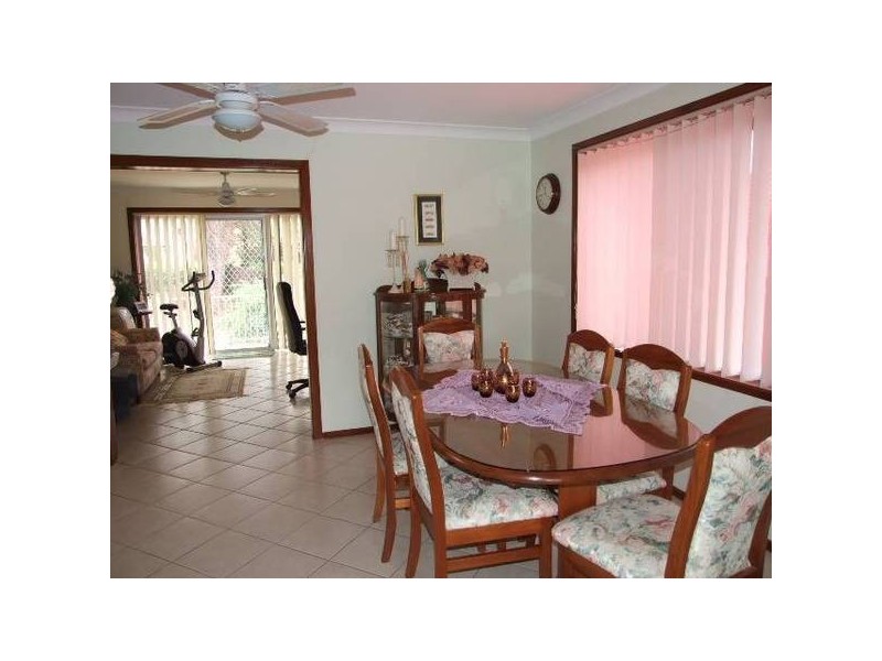 6 Bowditch Crescent, Parkes NSW 2870