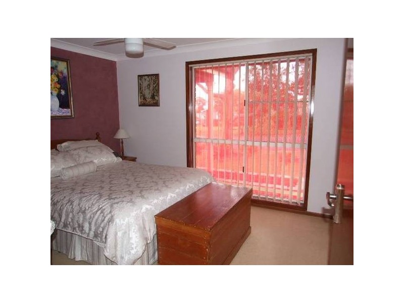 6 Bowditch Crescent, Parkes NSW 2870