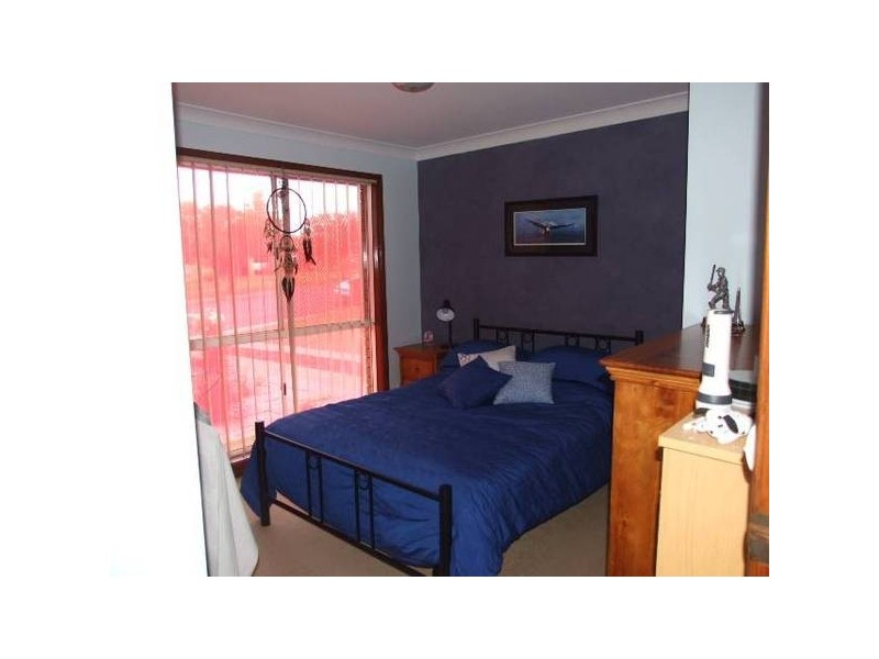 6 Bowditch Crescent, Parkes NSW 2870
