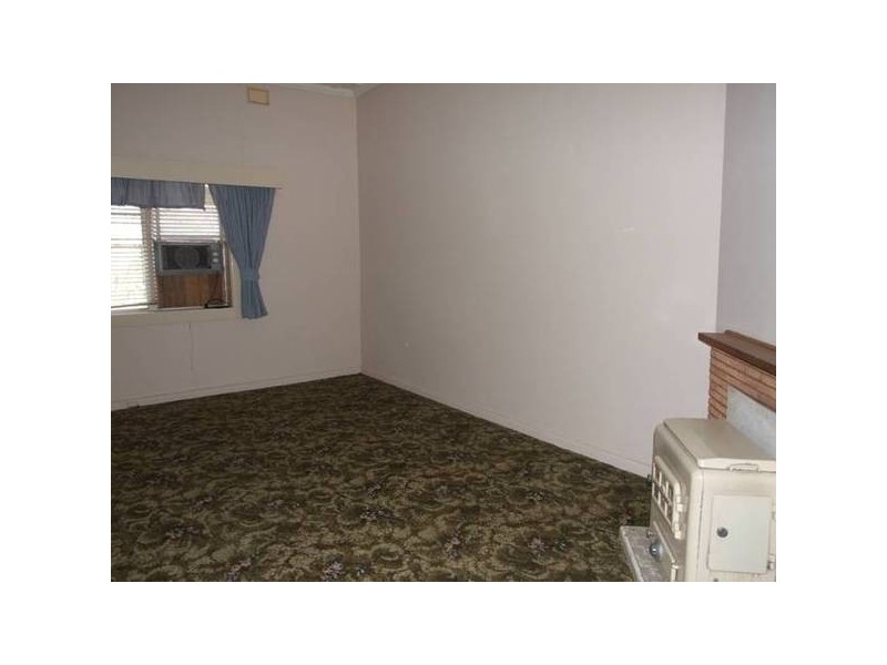 54 Orange Street, Parkes NSW 2870