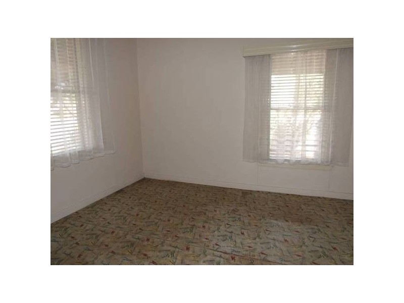 54 Orange Street, Parkes NSW 2870