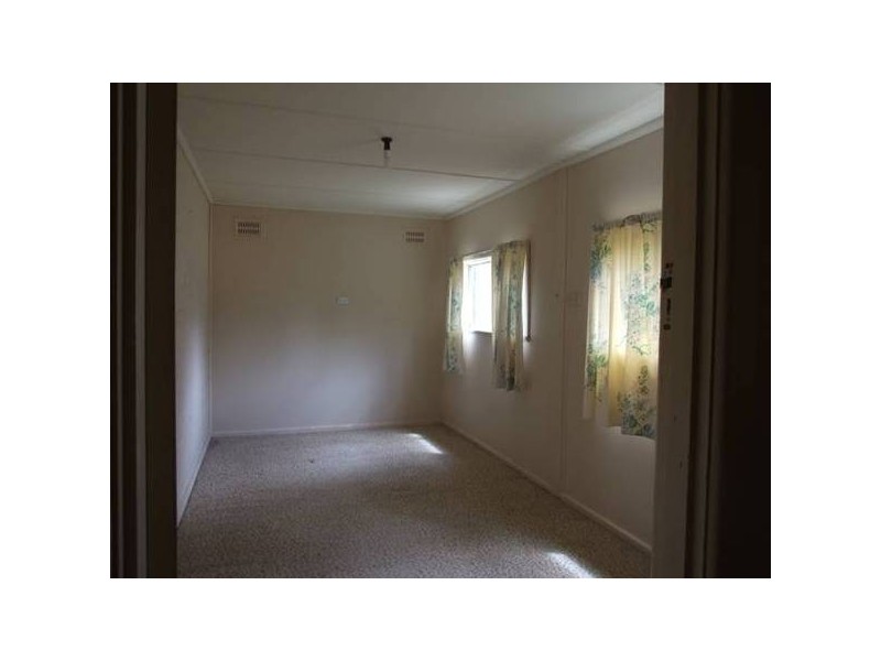 54 Orange Street, Parkes NSW 2870