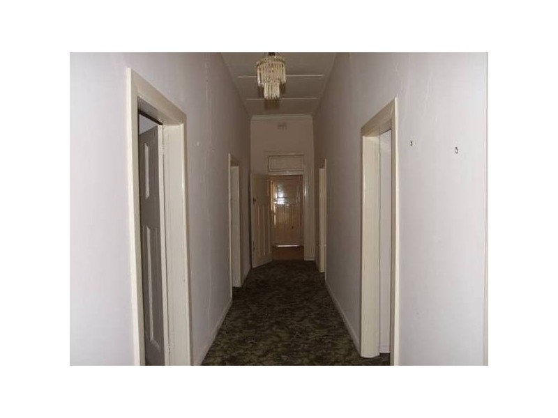 54 Orange Street, Parkes NSW 2870