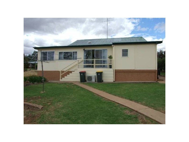 19 Reid Street, Parkes NSW 2870