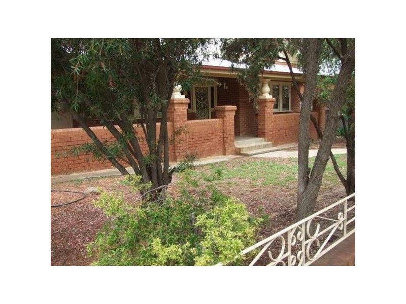 355 Clarinda Street, Parkes NSW 2870