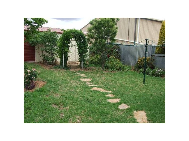 355 Clarinda Street, Parkes NSW 2870