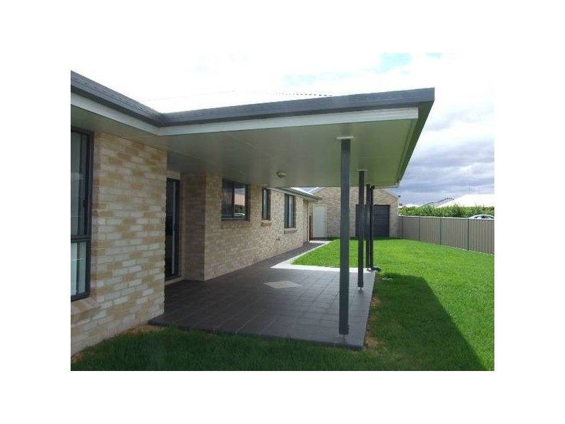 33 Noonan Street, Parkes NSW 2870