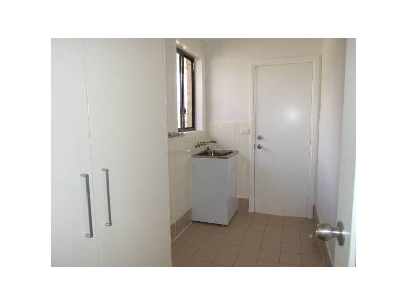 33 Noonan Street, Parkes NSW 2870