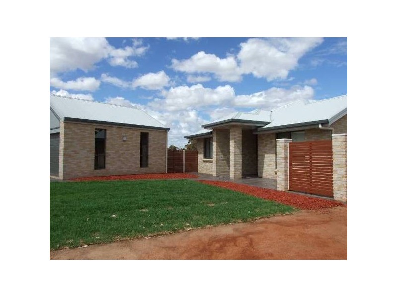 33 Noonan Street, Parkes NSW 2870