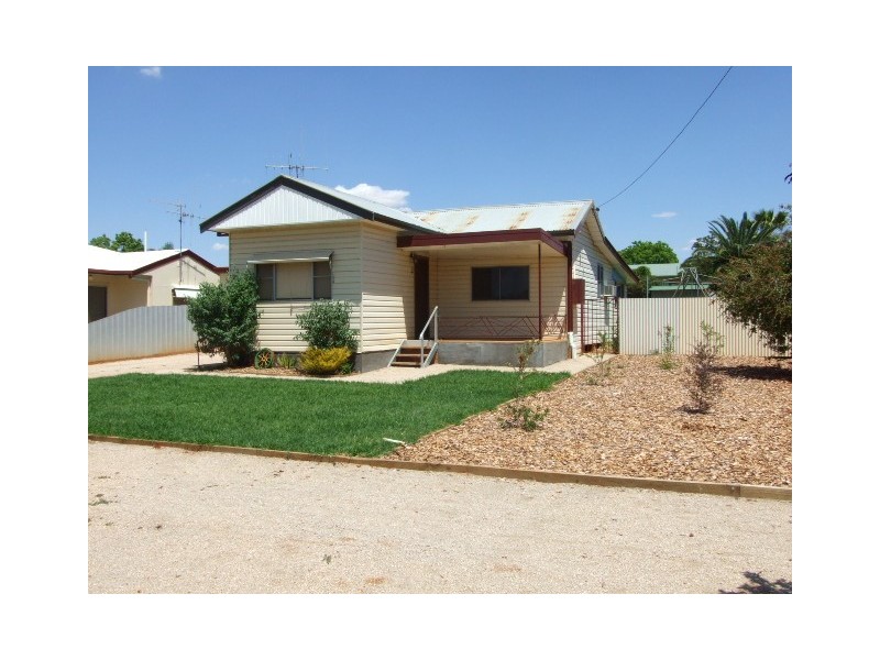 6 Thornbury Street, Parkes NSW 2870