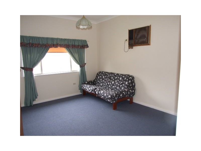 6 Thornbury Street, Parkes NSW 2870