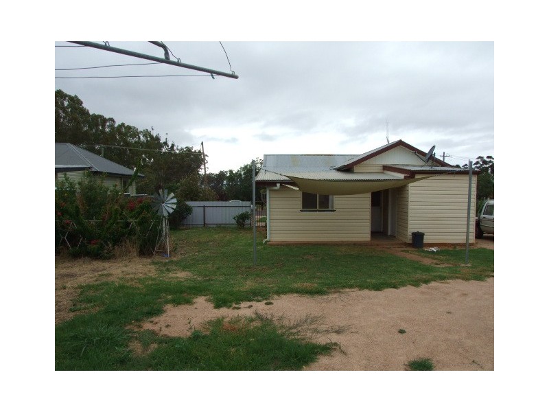 6 Thornbury Street, Parkes NSW 2870