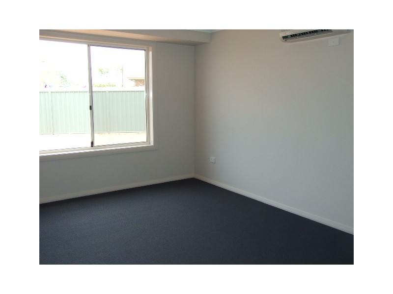 1/80 Close Street, Parkes NSW 2870