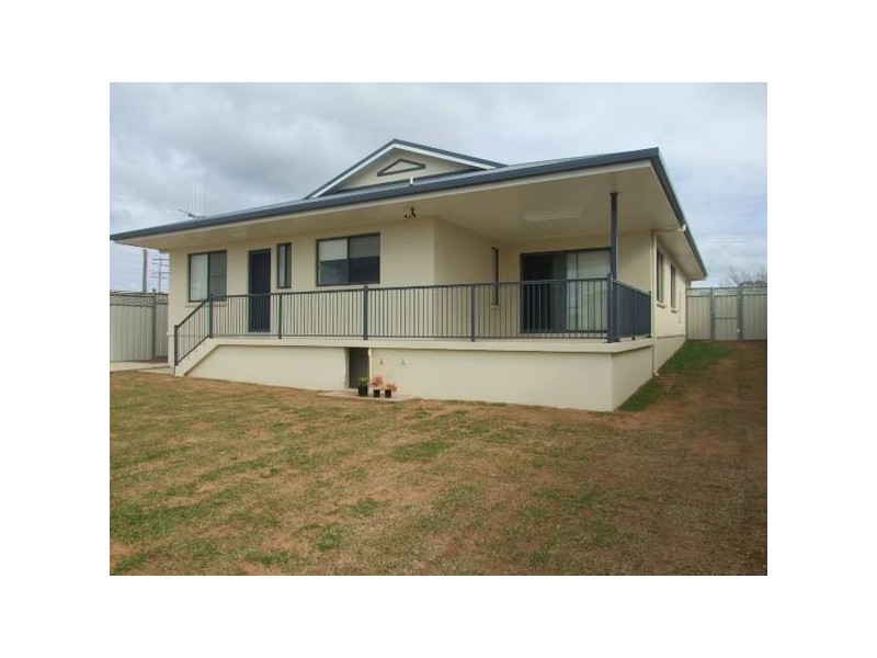 5 Koala Street, Parkes NSW 2870