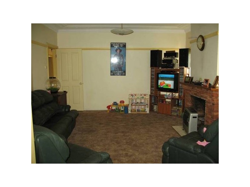 129 Euchie Street, Peak Hill NSW 2869