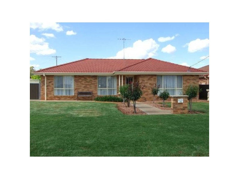 70 Best Street, Parkes NSW 2870