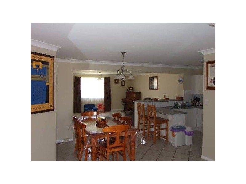 70 Best Street, Parkes NSW 2870