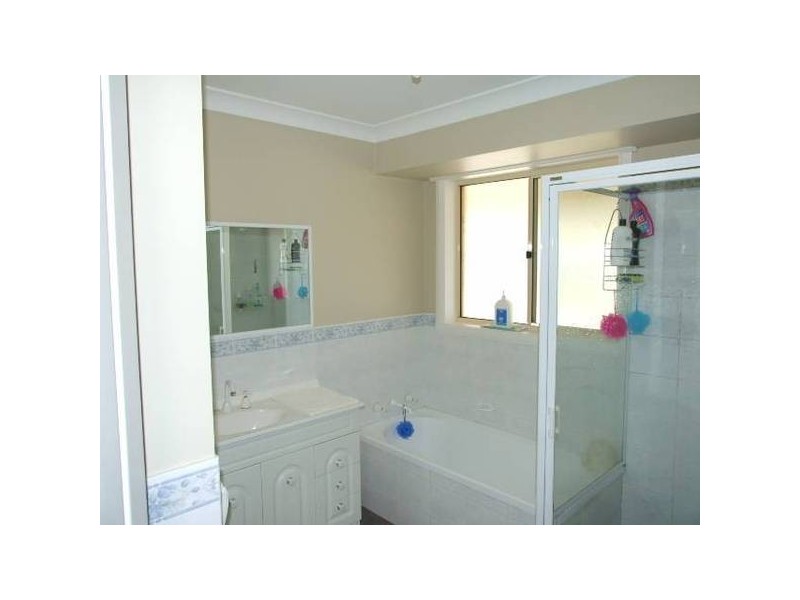 70 Best Street, Parkes NSW 2870