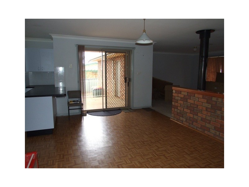 18 George Field Drive, Parkes NSW 2870