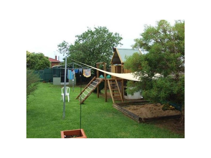 5 Bollinger Street, Parkes NSW 2870