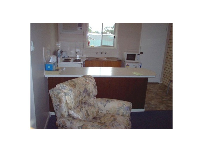 2 /31 Forbes Road, Parkes NSW 2870
