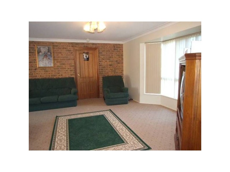 5 Ebelina Crescent, Parkes NSW 2870