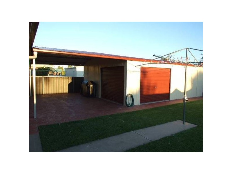 5 Ebelina Crescent, Parkes NSW 2870