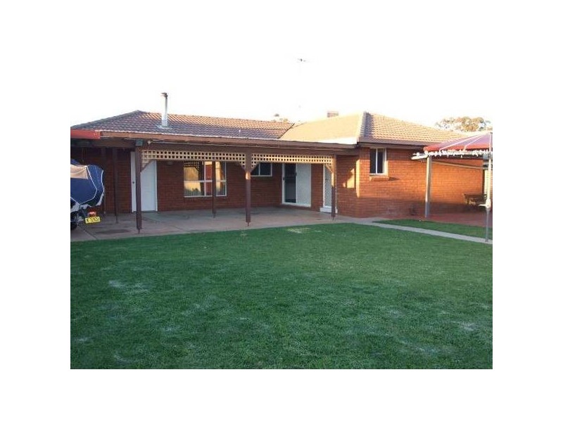 5 Ebelina Crescent, Parkes NSW 2870