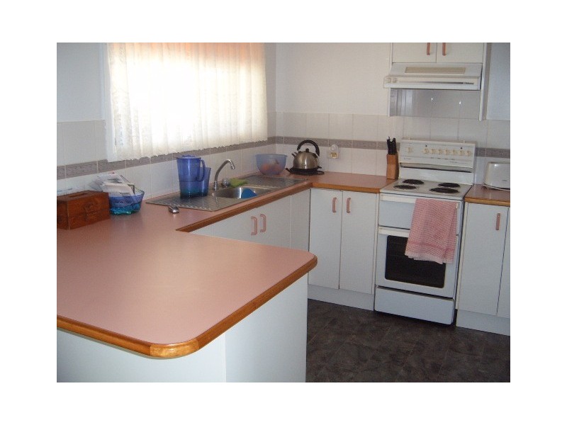 2 Guillan Place, Parkes NSW 2870