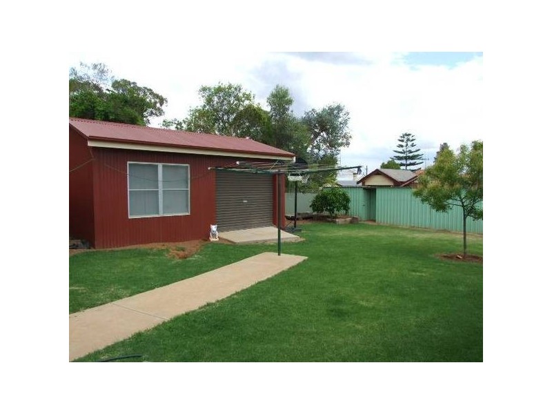 41 Orange Street, Parkes NSW 2870