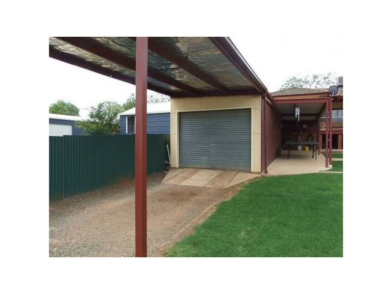 41 Orange Street, Parkes NSW 2870