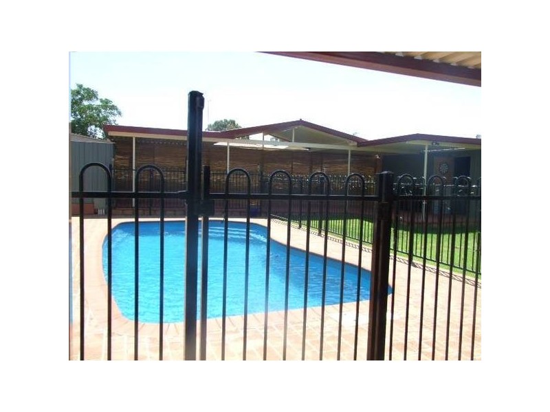 102 Dalton Street, Parkes NSW 2870