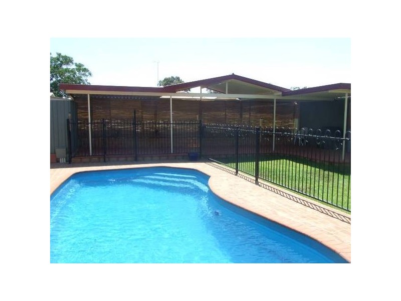 102 Dalton Street, Parkes NSW 2870