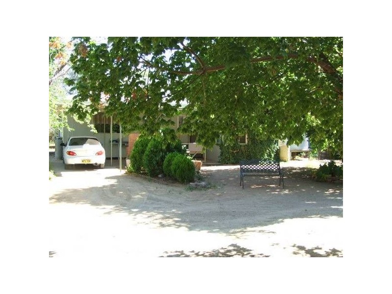 3 Molong Road, Parkes NSW 2870