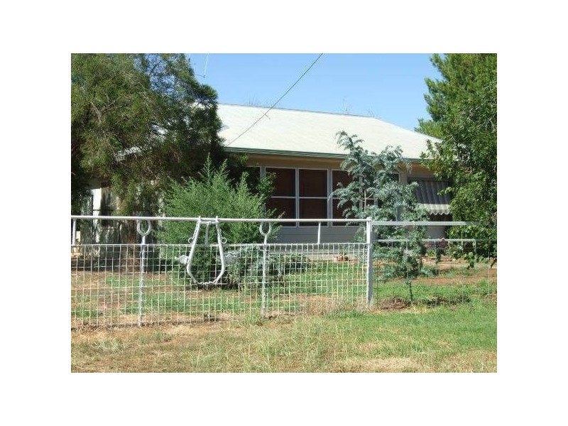3 Molong Road, Parkes NSW 2870