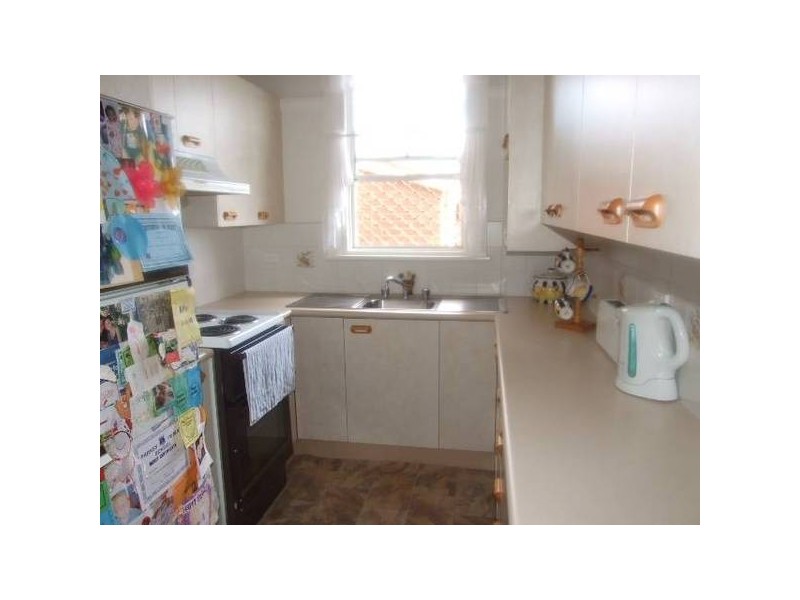24 Armstrong Street, Parkes NSW 2870