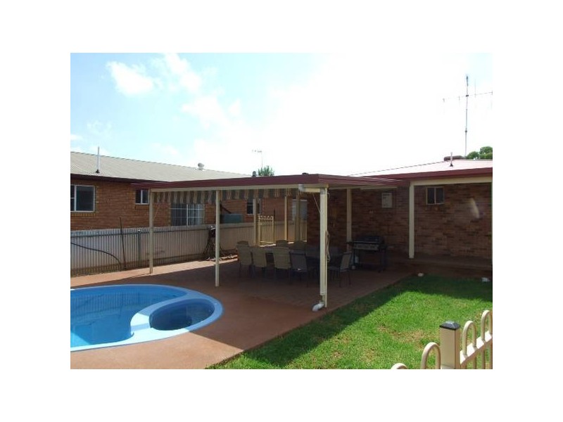 44 Lawson Street, Parkes NSW 2870