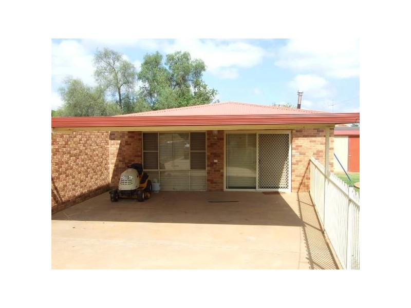 44 Lawson Street, Parkes NSW 2870