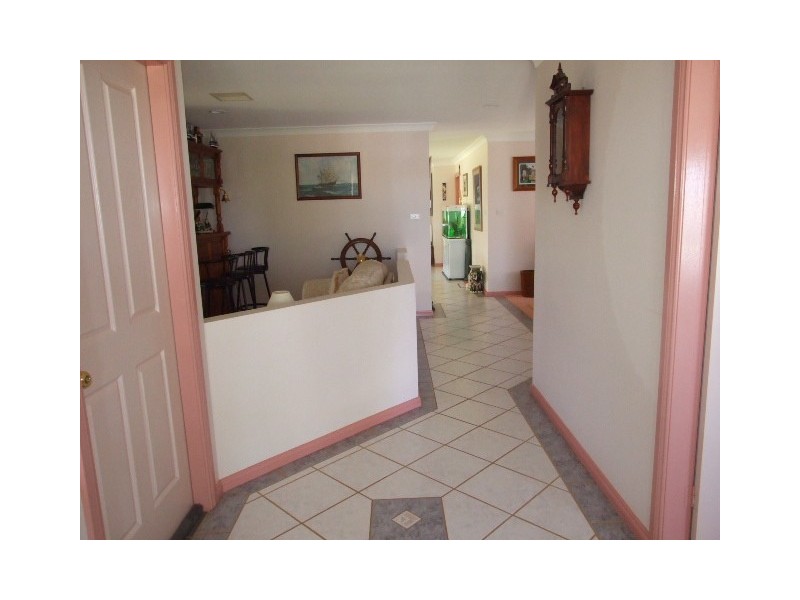 21 Glenburnie Close, Parkes NSW 2870
