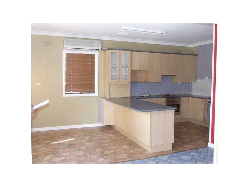 4 Thornbury, Parkes NSW 2870