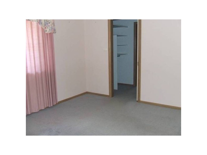 17 Golden Bar Drive, Parkes NSW 2870