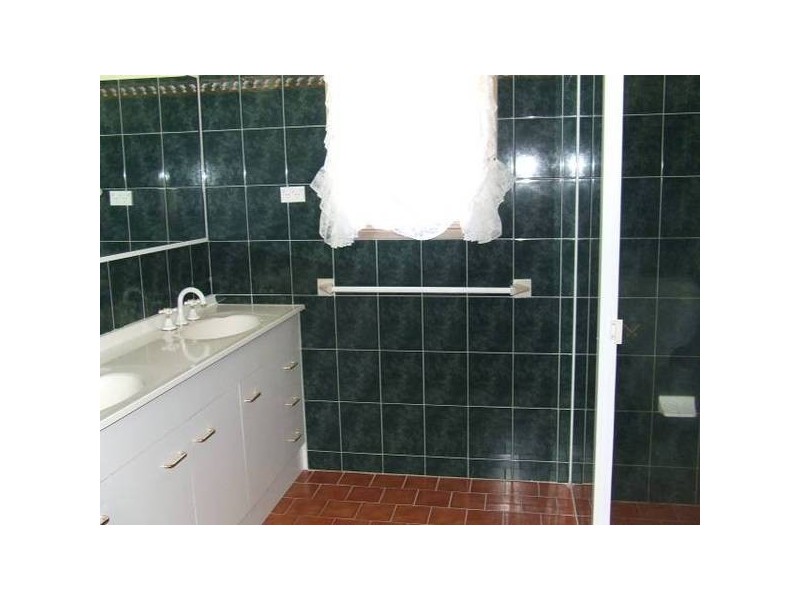 17 Golden Bar Drive, Parkes NSW 2870