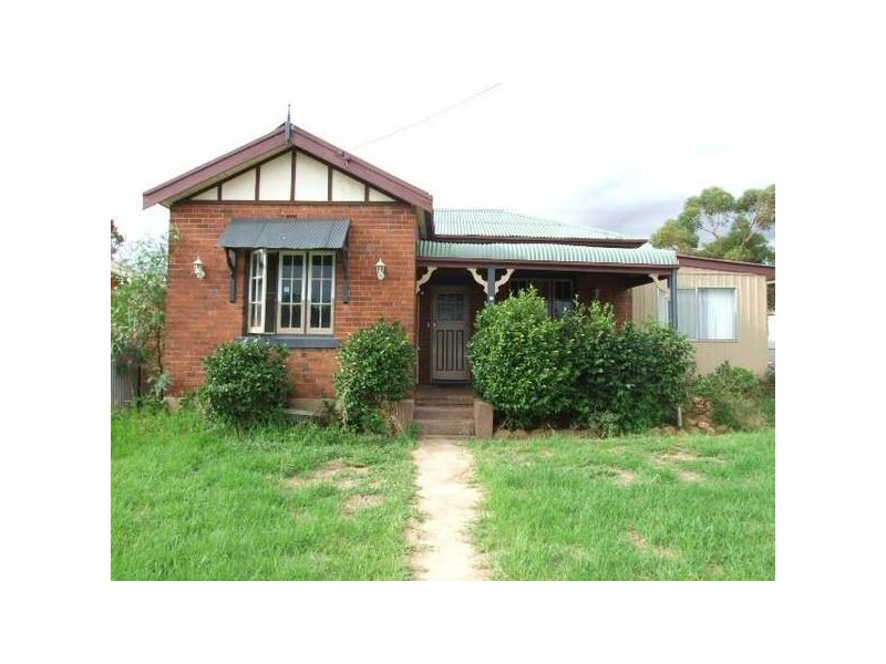 10 May Street, Parkes NSW 2870