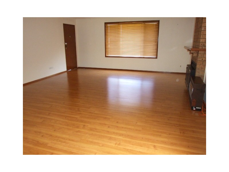 8 Werona Place, Parkes NSW 2870