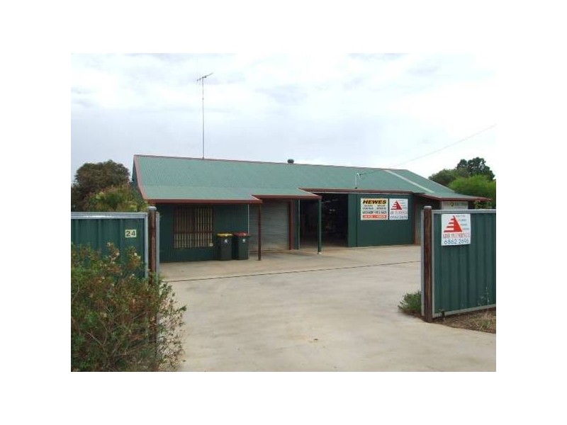 24-26 Woodward Street, Parkes NSW 2870